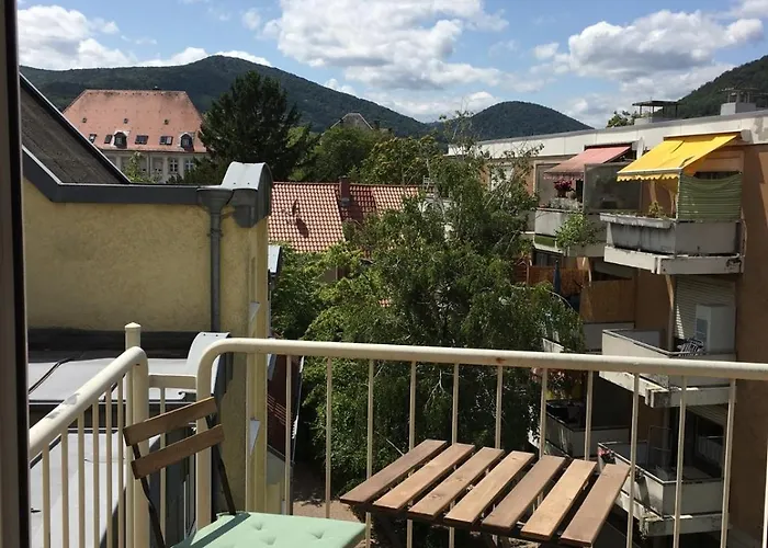 Klimatisiertes Mit Balkon Daire
