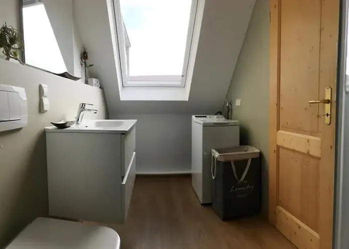 Klimatisiertes Mit Balkon Neustadt an der Weinstraße