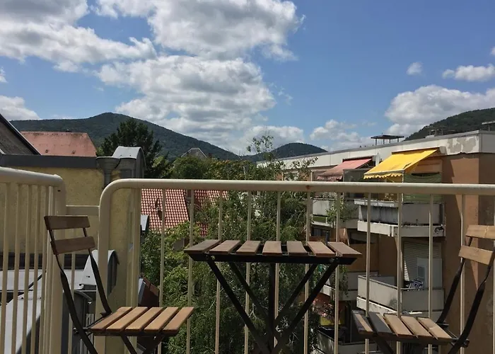 Klimatisiertes Mit Balkon Daire